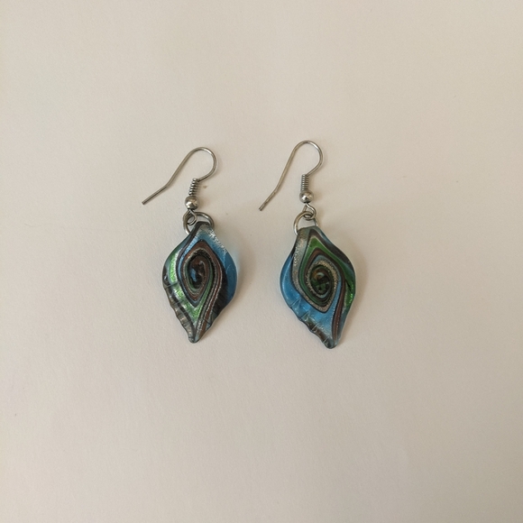 Multicolored Leaf Swirl Necklace and Earrings Set - Picture 5 of 6